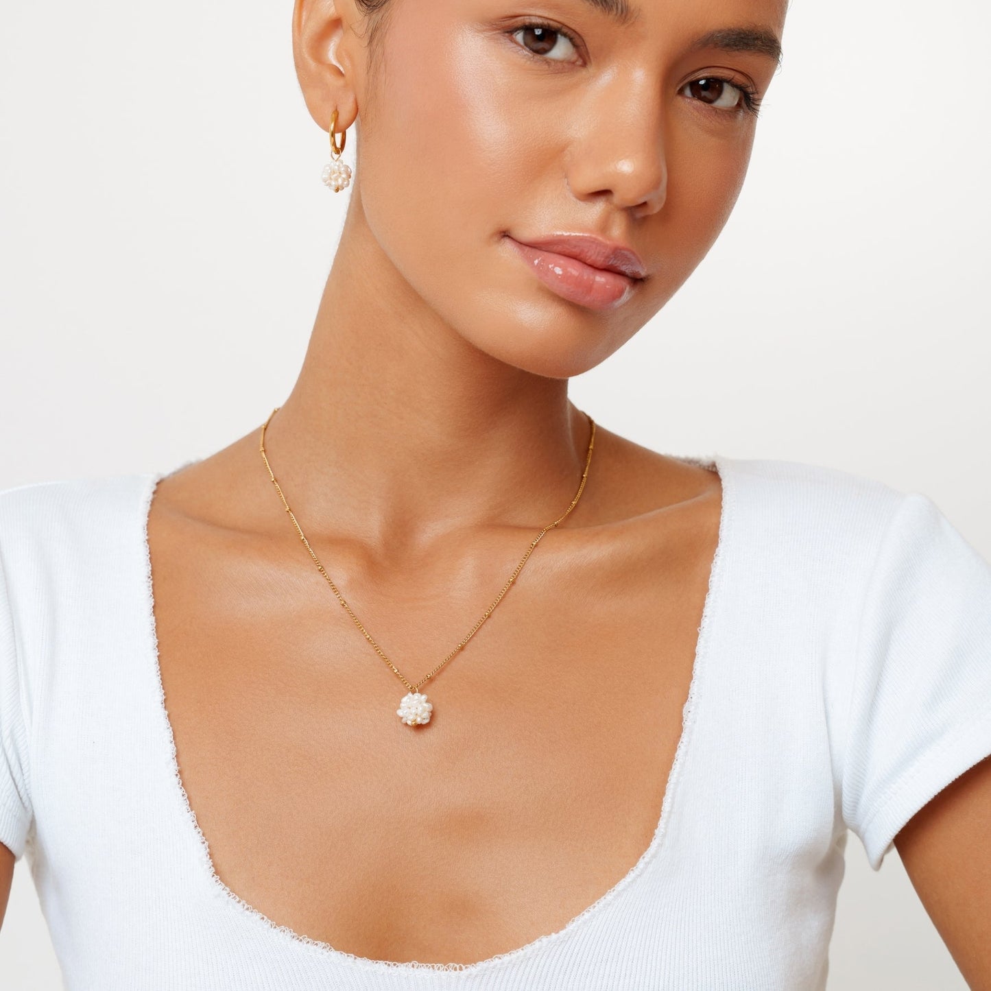 Tiny Pearls Necklace